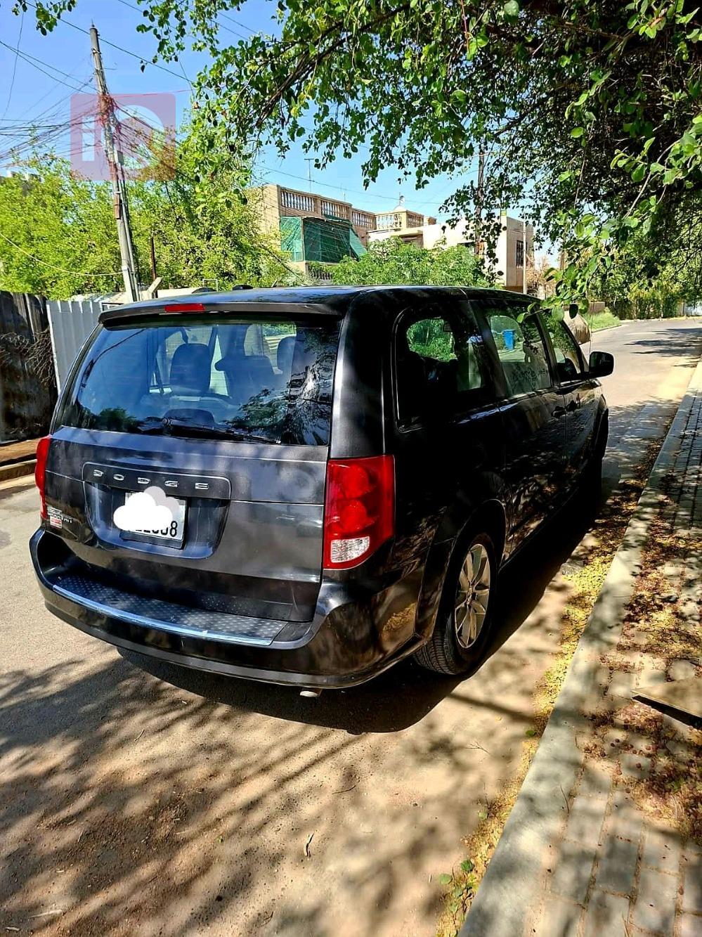 دودج جراند كارافان